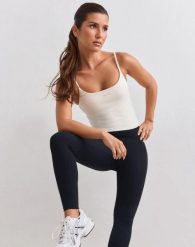 Damskie legginsy wysokostanowe kompresyjne invisible scrunch Sculpting czarne. Czarne legginsy damskie Aim'n, m, bez wzorów, z elastanu. Za 525.00 zł.