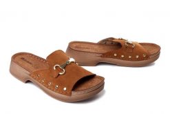 Inblu TF-02KU 021 camel, klapki damskie. Brązowe klapki damskie Inblu, bez wzorów, ze skóry, bez obcasa, bez zapięcia. Za 95.92 zł.