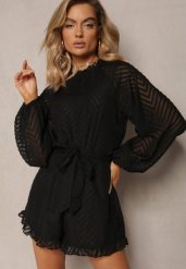 Czarny Elegancki Kombinezon z Tłoczonym Wzorem Falbankami i Bufiastymi Rękawami Dalisa. Czarne sukienki damskie Renee, bez wzorów, eleganckie, bez ramiączek. W wyprzedaży za 127.99 zł.
