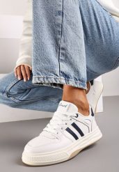 Biało-Niebieskie Sneakersy na Płaskiej Podeszwie Ozdobione Paskami Noraria. Białe obuwie sportowe damskie Born2be, bez zapięcia. Za 99.99 zł.