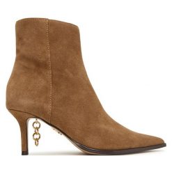 Botki Steve Madden. Brązowe botki damskie Steve Madden, bez obcasa, na szpilce, bez zapięcia. Za 689.99 zł.