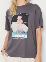 Koszulka oversize Marylin Monroe - szary. Szare koszulki damskie Sinsay, l, bez wzorów, bez kołnierzyka, bez ramiączek. Za 39.99 zł.