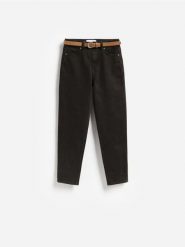 Jeansy mom slim z paskiem - brązowy. Brązowe jeansy damskie Reserved. Za 139.99 zł.