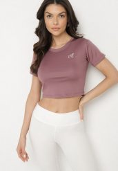 Fioletowy T-shirt Crop Top Ozdobiony Literką Koliviela. Fioletowe t-shirty damskie Born2be, l, z aplikacjami, z jeansu, bez kołnierzyka. Za 29.99 zł.
