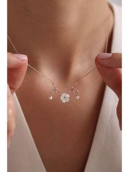 Lodie Silver Pozłacany naszyjnik z elementem ozdobnym - dł. 42 cm rozmiar: onesize. Szare naszyjniki damskie Lodie Silver, z cyrkonią, pozłacane. Za 101.23 zł.