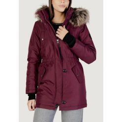 Parka Kobieta ONLY ONLIRIS FUR WINTER PARKA CC 2023 OTW. Czerwone parki damskie Only, na zimę, bez kaptura. W wyprzedaży za 335.20 zł.