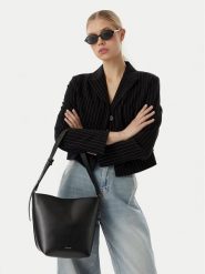 Calvin Klein Torebka Foil Logo Medium LV04F3736G Czarny. Czarne torebki klasyczne damskie Calvin Klein, ze skóry, bez dodatków. Za 529.99 zł.