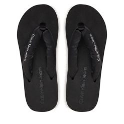 Japonki Calvin Klein Jeans. Czarne klapki damskie Calvin Klein Jeans, bez wzorów, z jeansu, bez obcasa, bez zapięcia. Za 189.99 zł.