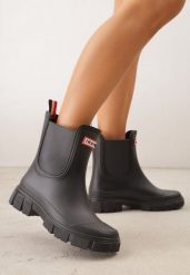 Czarne Kalosze o Fasonie Sztybletów na Podeszwie z Bieżnikiem Taylina. Czarne kalosze damskie Born2be, bez wzorów, z jeansu. Za 89.99 zł.