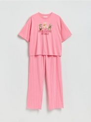 Dwuczęściowa piżama z nadrukiem - intensywny róż. Czerwone piżamy damskie Reserved, bez wzorów, z bawełny, bez ramiączek. Za 99.99 zł.