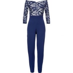 Kombinezon z koronką bonprix niebieski. Niebieskie kombinezony damskie bonprix, w koronkowe wzory, z koronki, eleganckie. Za 124.99 zł.