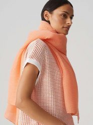 OPUS Szal w kolorze pomarańczowym rozmiar: onesize. Pomarańczowe szaliki damskie Opus, bez wzorów, z materiału. Za 76.95 zł.