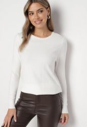 Biały Sweter w Klasycznym Stylu Irimarie. Białe swetry klasyczne damskie Born2be, m, z jeansu, bez kołnierzyka. Za 39.99 zł.