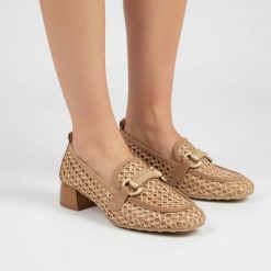 Półbuty damskie Hispanitas, ze skóry naturalnej ażurowa cholewka klasyczny fason mokasynów stabilny niski obcas, brązowe, RHV264828 Marrakech-V26 Des. Brązowe półbuty damskie Hispanitas, na lato, w ażurowe wzory, ze skóry, bez obcasa, na obcasie, bez zapięcia. Za 589.00 zł.