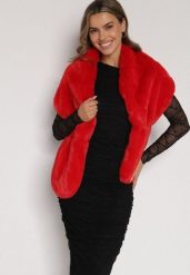 Czerwone Futrzane Ponczo Narzutka Bralinne. Czerwone swetry klasyczne damskie Born2be, z futra, bez kołnierzyka. Za 89.99 zł.