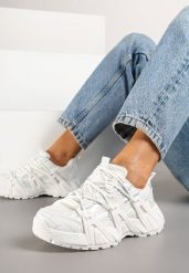 Białe Sneakersy z Ozdobnym Sznurowaniem i Tłoczoną Podeszwą Nurilune. Białe obuwie sportowe damskie Born2be, z jeansu, bez zapięcia. Za 109.99 zł.