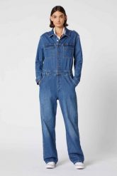 WRANGLER UTILITY JUMPSUIT DAMSKI KOMBINEZON JEANSOWY W9N95E93E 112132450. Kombinezony damskie Wrangler, s, bez wzorów, z jeansu, bez kołnierzyka, bez ramiączek. Za 249.99 zł.