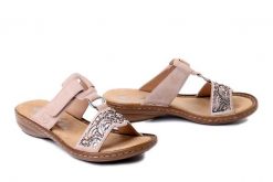 RIEKER 608K2-31 rosa, klapki damskie. Czerwone klapki damskie Rieker, bez wzorów, bez obcasa, bez zapięcia. Za 239.92 zł.