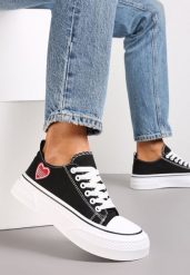 Czarne Trampki przed Kostkę z Naszywką Serduszka Xenis. Czarne trampki damskie Renee, z aplikacjami, z jeansu, przed kostkę, bez zapięcia. Za 49.99 zł.