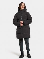Didriksons Płaszcz zimowy Nomi Wns Parka 3 504832 Czarny Regular Fit. Czarne parki damskie Didriksons, na zimę, z syntetyku, bez kaptura. Za 1,039.00 zł.