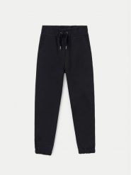 Mayoral Spodnie dresowe 7548 Czarny Regular Fit. Czarne spodnie dresowe dziewczęce Mayoral, bez wzorów, z bawełny. Za 69.99 zł.