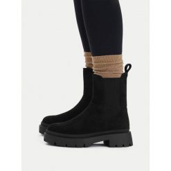 Sztyblety DeeZee. Czarne botki damskie DeeZee, bez obcasa, na płaskiej podeszwie, bez zapięcia. Za 189.99 zł.