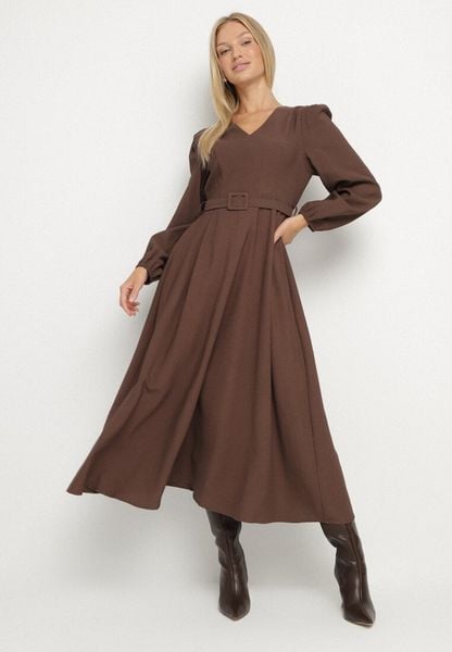 Brązowa Wiskozowa Sukienka o Rozkloszowanym Kroju z Paskiem z Klamerką Arilesse. Brązowe sukienki damskie Born2be, bez wzorów, z materiału, eleganckie, bez ramiączek. Za 159.99 zł.