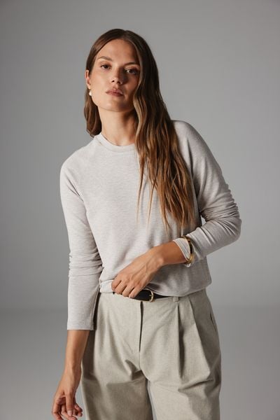 BLUZKA LOTOS PIASKOWY MELANŻ S - Flawless. Bluzki damskie Flawless, s, bez wzorów, z dzianiny, klasyczne, bez kołnierzyka, bez ramiączek. Za 267.00 zł.