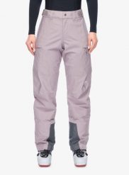 Spodnie z membraną damskie Houdini Ride Pants. Fioletowe spodnie sportowe damskie Houdini, na zimę, m, bez wzorów, z hardshellu, narciarskie. Za 1,990.99 zł.