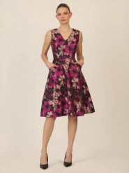 APART Sukienka w kolorze czarno-fioletowym rozmiar: 44. Czarne sukienki damskie Apart, bez wzorów, bez ramiączek. Za 339.99 zł.