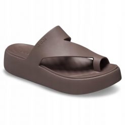 Klapki Dla Dorosłych Crocs Getaway Platform Toe Loop. Zielone klapki damskie Crocs, bez wzorów, z materiału, bez obcasa, bez zapięcia. Za 159.99 zł.