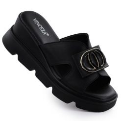 Klapki damskie na koturnie czarne Vinceza 58464. Czarne klapki damskie VINCEZA, bez wzorów, ze skóry ekologicznej, bez obcasa, na koturnie, bez zapięcia. Za 149.99 zł.