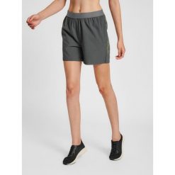 Damskie spodenki treningowe Hummel GG - 12. Szare obuwie sportowe damskie Hummel, z materiału, bez zapięcia, na fitness i siłownię. Za 141.00 zł.