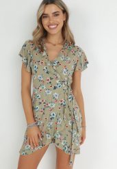 Zielona Kwiecista Sukienka Mini z Wiskozy z Falbankami i Materiałowym Paskiem Nakee. Zielone sukienki damskie Born2be, bez wzorów, z materiału, bez ramiączek. Za 89.99 zł.