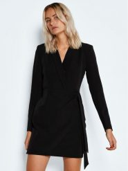 Noisy May Sukienka codzienna Vincent 27023233 Czarny Regular Fit. Czarne sukienki damskie Noisy may, bez wzorów, z syntetyku, bez ramiączek. Za 179.99 zł.