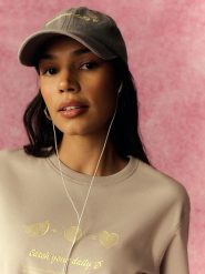 4F Czapka z daszkiem strapback damska - szara S/M (58cm). Szare czapki z daszkiem damskie 4F, bez wzorów, z materiału. Za 69.99 zł.