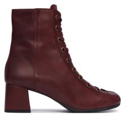 Botki Fly London. Czerwone botki damskie Fly London, bez obcasa, na słupku, bez zapięcia. Za 984.99 zł.