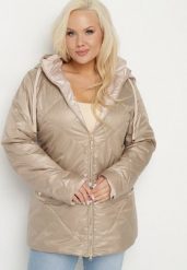 Beżowa Kurtka z Odpinanym Kapturem i Ozdobnym Pikowaniem Xalseli. Brązowe kurtki damskie Born2be, plus size, bez wzorów, z jeansu. Za 169.99 zł.
