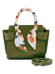 ATELIERS SAINT GERMAIN Skórzana torebka w kolorze oliwkowym - 19 x 17 x 9 cm rozmiar: onesize. Zielone torebki klasyczne damskie ATELIERS SAINT GERMAIN, z materiału, przez ramię, bez dodatków. Za 486.95 zł.