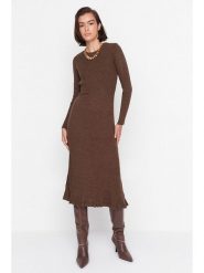 Trendyol Sukienka dzianinowa w kolorze brązowym rozmiar: S. Brązowe sukienki damskie Trendyol, bez wzorów, z dzianiny, bez ramiączek. Za 83.42 zł.