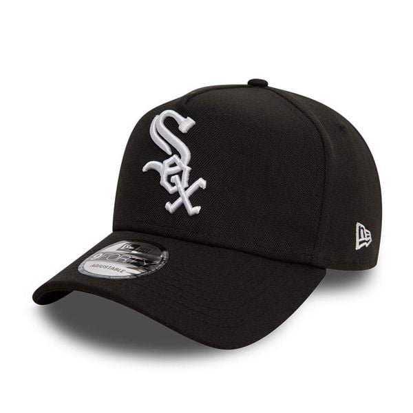 Czapka typu snapback New Era 9Forty. Białe czapki z daszkiem damskie New Era, bez wzorów. Za 174.50 zł.