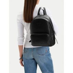 Plecak Guess Jeans. Czarne plecaki Guess Jeans, z aplikacjami, z jeansu. Za 279.99 zł.