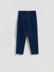 Jeansy chino - granatowy. Niebieskie jeansy damskie Reserved. Za 129.99 zł.