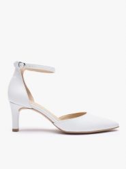 Białe ślubne czółenka ze skóry licowej. Białe czółenka damskie Ryłko, bez wzorów, z gumy, bez obcasa, na obcasie. Za 399.99 zł.