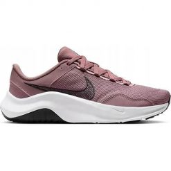 Buty treningowe damskie Nike Legend Essential 3. Czerwone obuwie sportowe damskie Nike, z gumy, bez zapięcia, na fitness i siłownię. Za 381.00 zł.