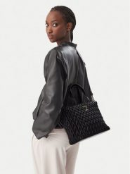 Guess Torebka J6BZ24 W4034 Czarny. Czarne kuferki damskie Guess, z aplikacjami, bez dodatków. Za 294.99 zł.