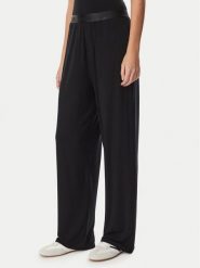 Guess Spodnie dresowe O6BB06 K5060 Czarny Regular Fit. Czarne spodnie dresowe damskie Guess, s, z aplikacjami, z dresówki. Za 234.99 zł.