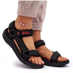 Damskie Sandały Lee Cooper LCW-24-34-2615 Czarne. Czarne sandały damskie bez wzorów, bez obcasa, bez zapięcia. Za 150.01 zł.