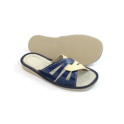 Kapcie damskie R.36 wygodne antypoślizgowe oddychające wsuwane klapki KD-05-DB-36. Niebieskie kapcie damskie bez wzorów, ze skóry, bez obcasa, bez zapięcia. Za 27.06 zł.