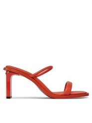 Calvin Klein Klapki Padded Curved Stil Slide 70 HW0HW01992 Czerwony. Czerwone klapki damskie Calvin Klein, bez wzorów, ze skóry, bez obcasa, bez zapięcia. W wyprzedaży za 589.99 zł.